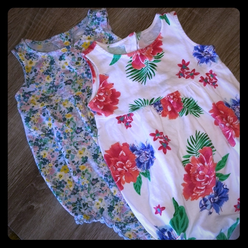 Floral baby rompers